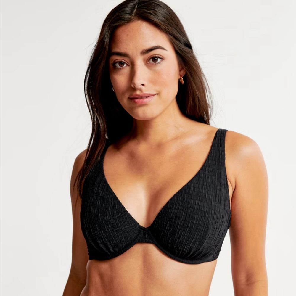 NWT! Abercrombie smocked bikini top.